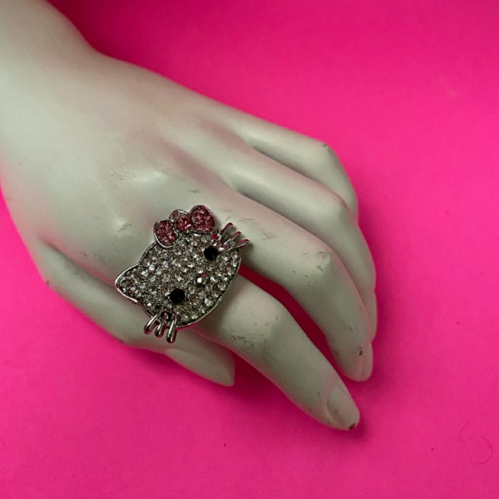Hello kitty ring